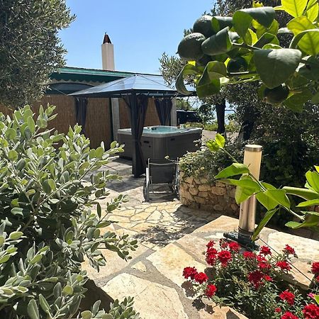 Vacation House Marin With Jacuzzi - Bol, Brac Eksteriør billede