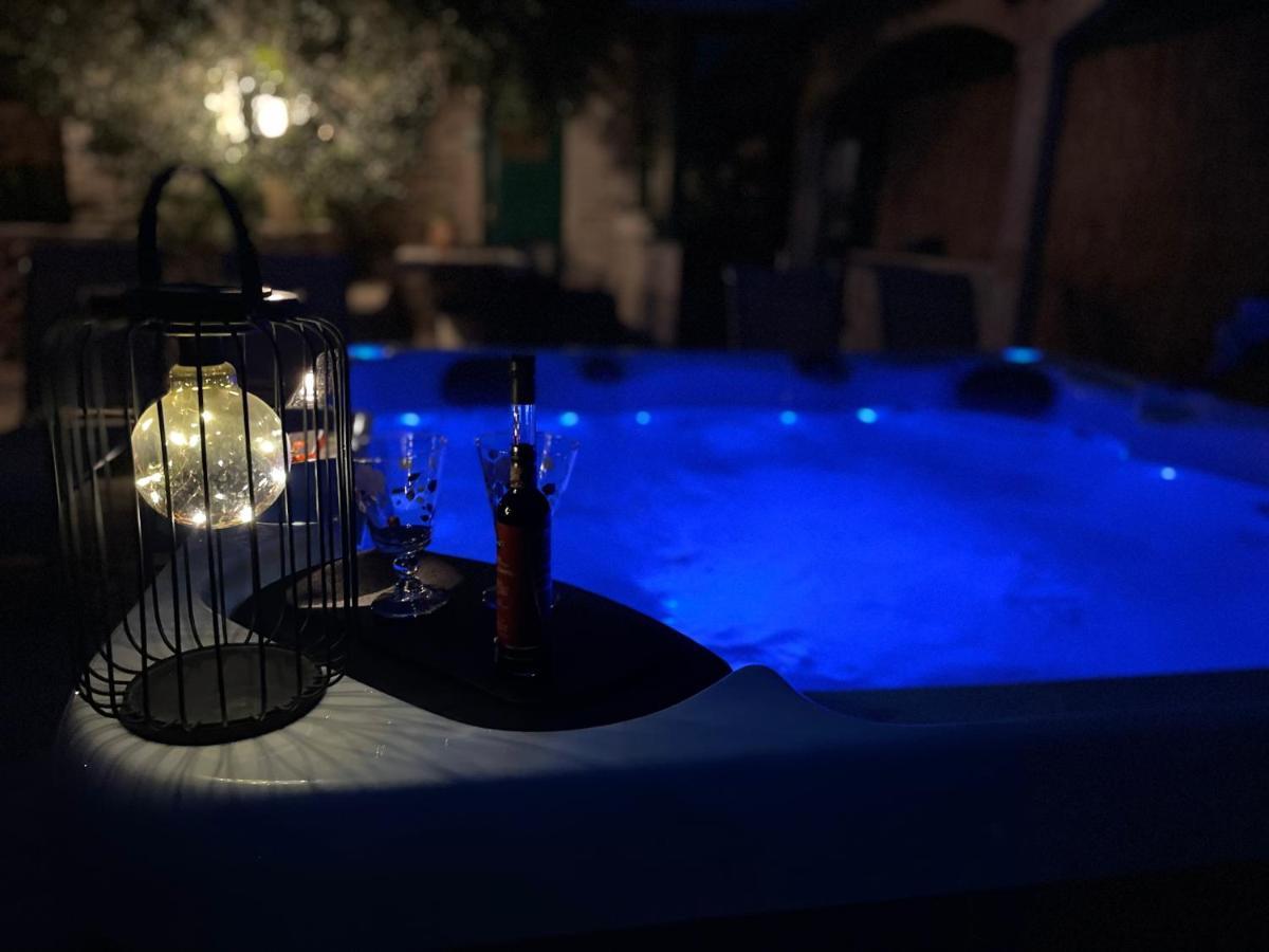 Vacation House Marin With Jacuzzi - Bol, Brac Eksteriør billede